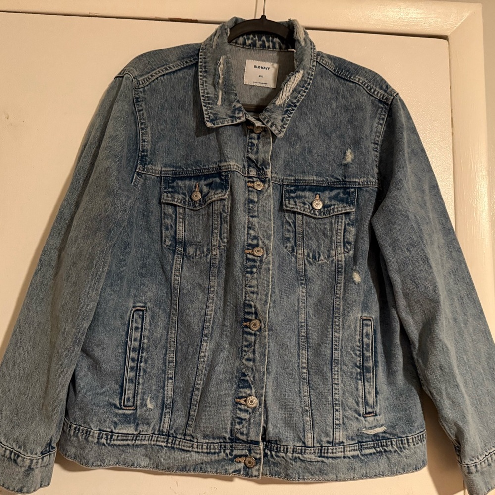 Old Navy distressed denim jacket | blue in size XXL